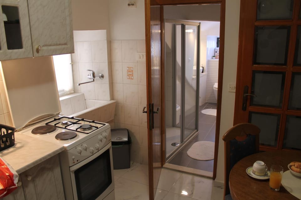 Shower, Bathroom, Kitchen or kitchenette