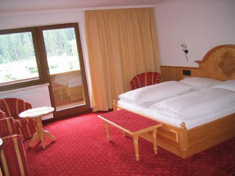 Bathroom, TV and multimedia, Coffee/tea facilities, Balcony/Terrace, Kitchen or kitchenette, Living room, Seating area, Dining area, Bedroom, Lake view, Mountain view, Pool view, Bath