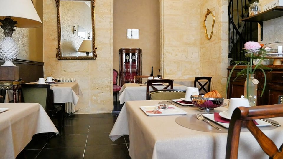 Living room, Breakfast