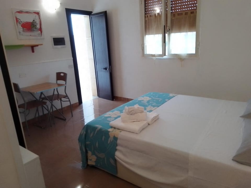 Camera Noemi Bed and Breakfast in Torre Lapillo