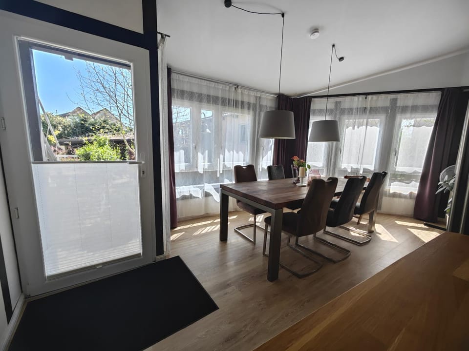 Living room, Seating area, Dining area