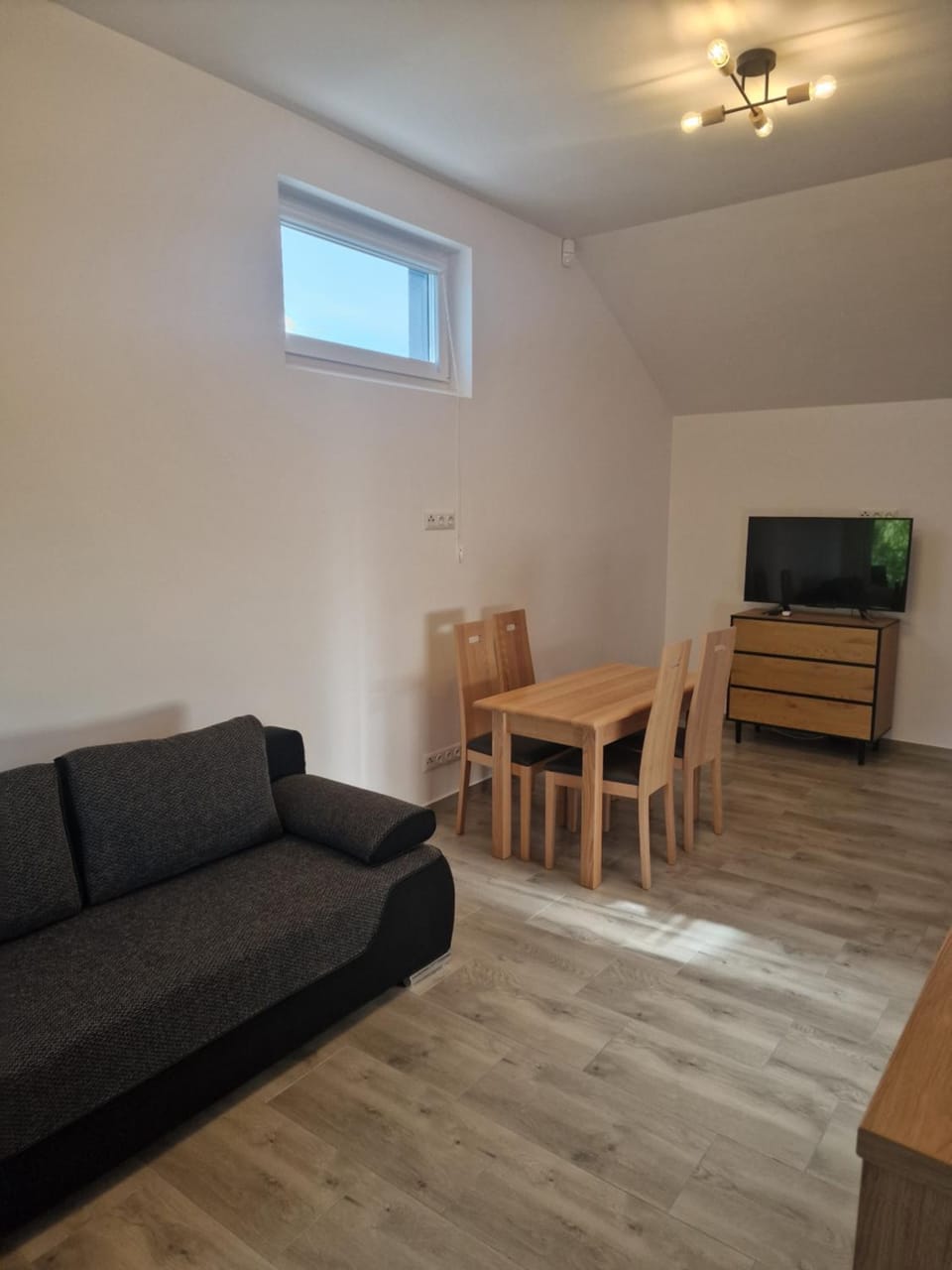 Communal lounge/ TV room, Living room, Dining area, Evening entertainment