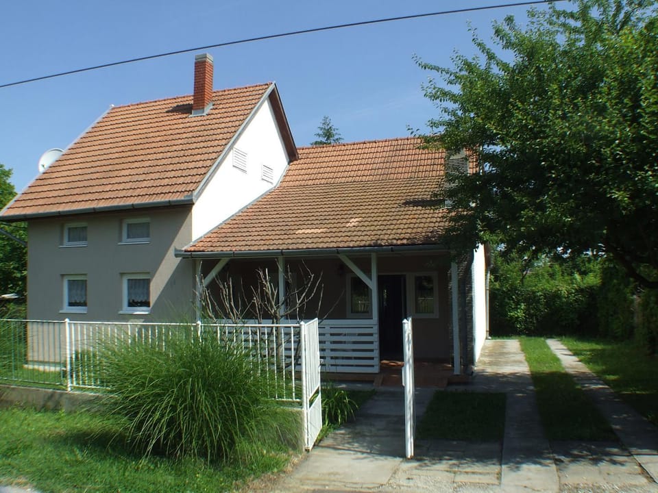 Nika nyaraló jakuzzival House in Hungary
