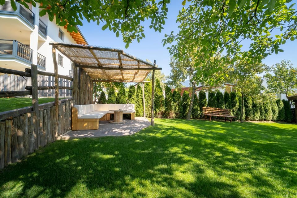 Garden, Swimming pool
