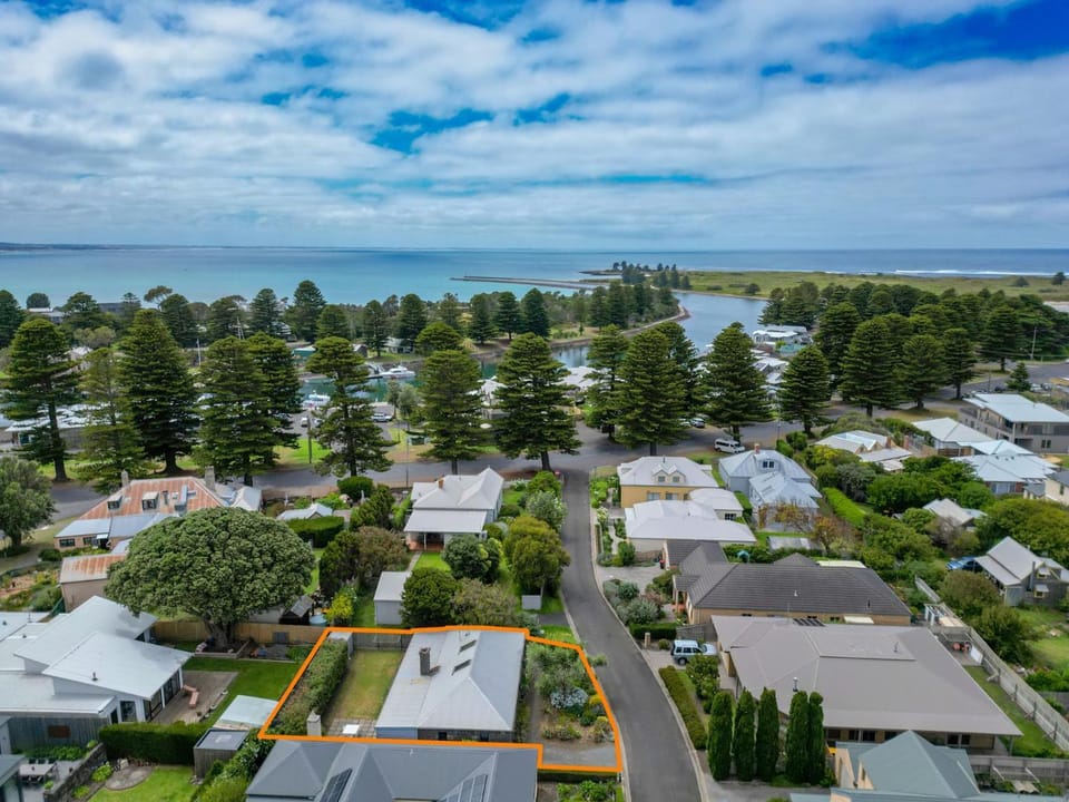 Property building, Bird's eye view