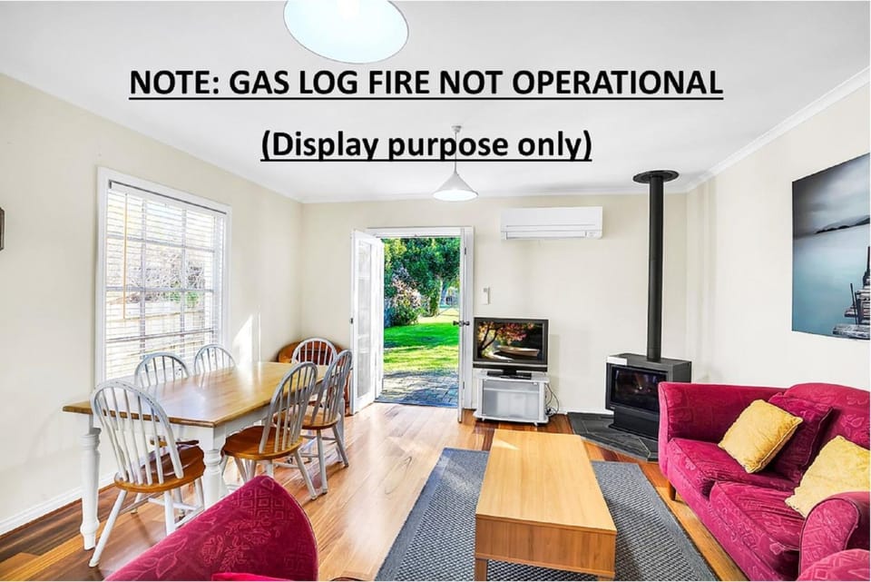 TV and multimedia, Living room, Seating area, Text overlay