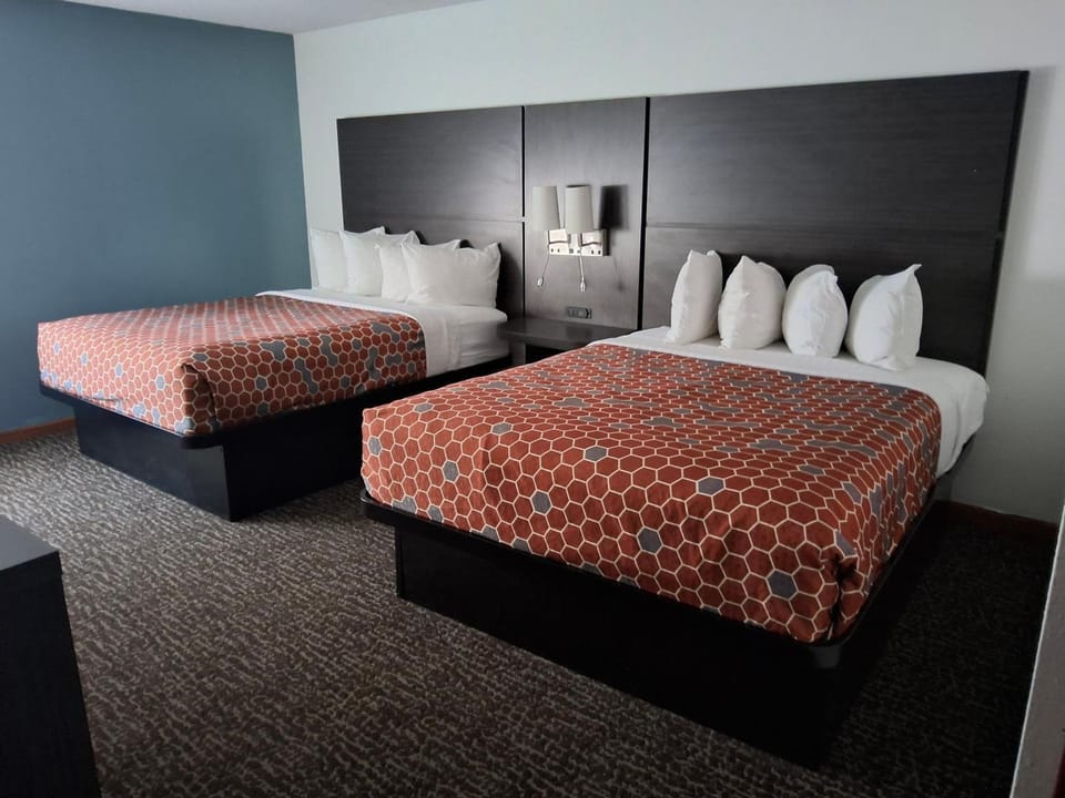 Chicago Club Inn & Suite Hotel in Westmont