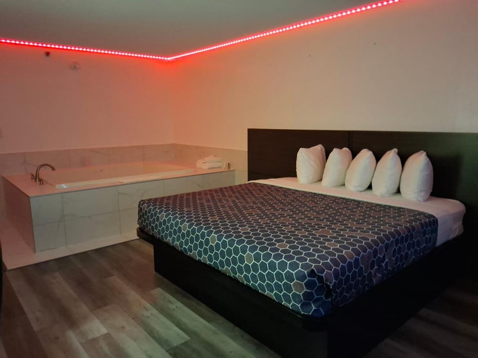 Chicago Club Inn & Suite Hotel in Westmont