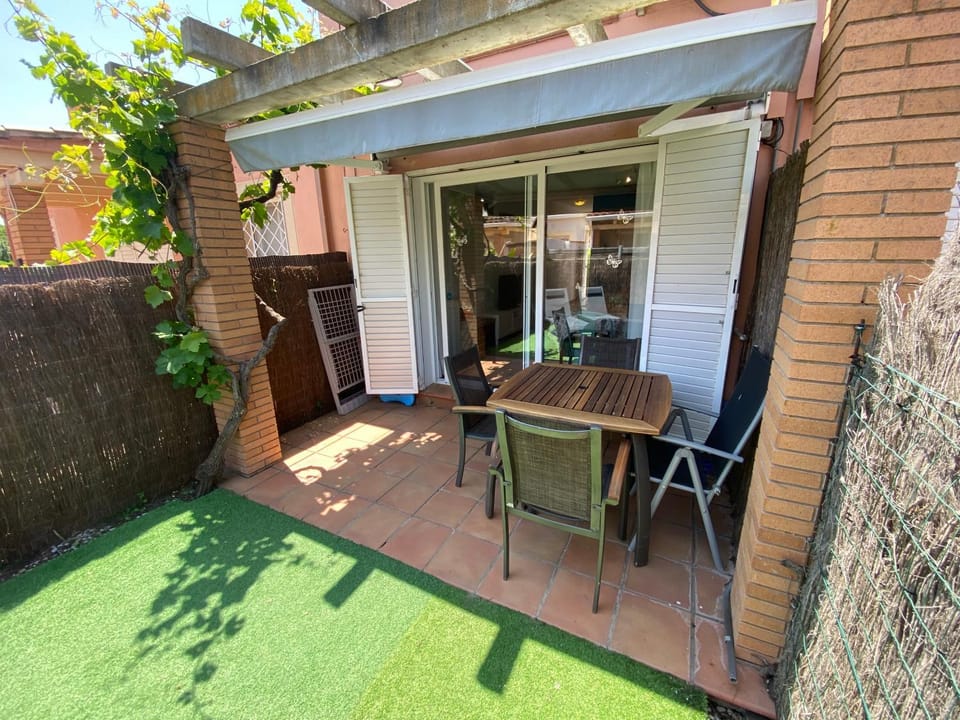 Patio, Day, Garden, Garden view