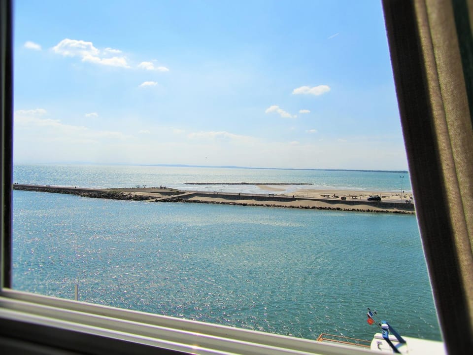 Parenthèse en bord de mer, Vue imprenable sur l'infini bleu Apartment in Agde