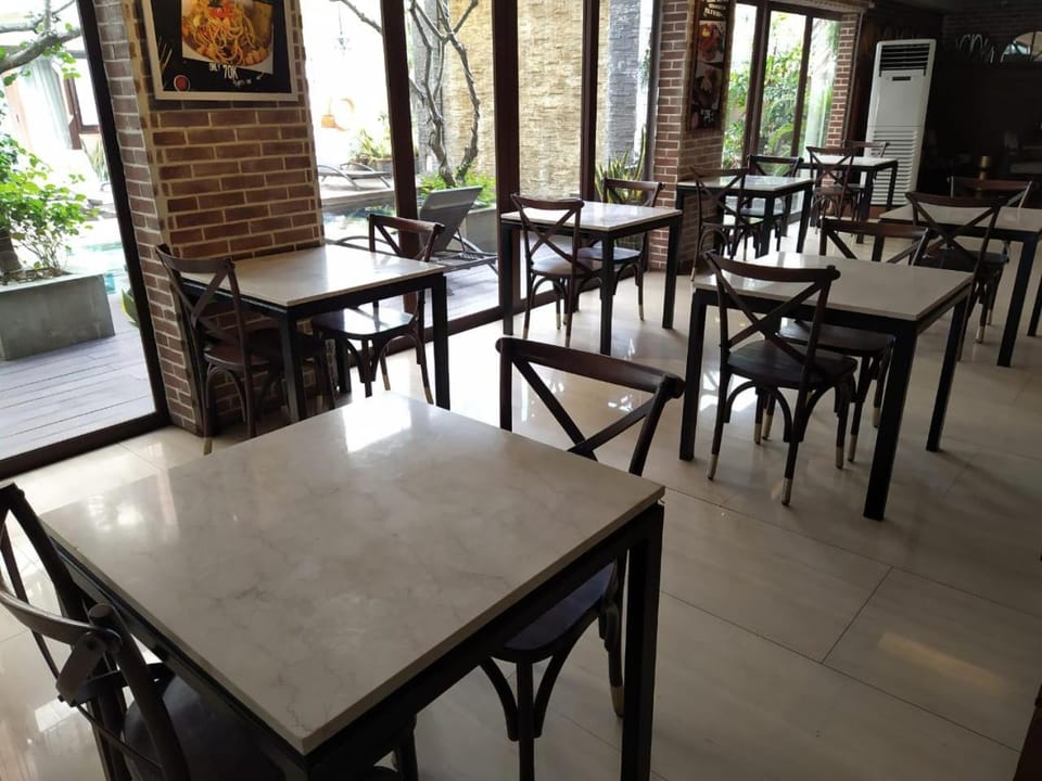 Restaurant/places to eat, Food and drinks