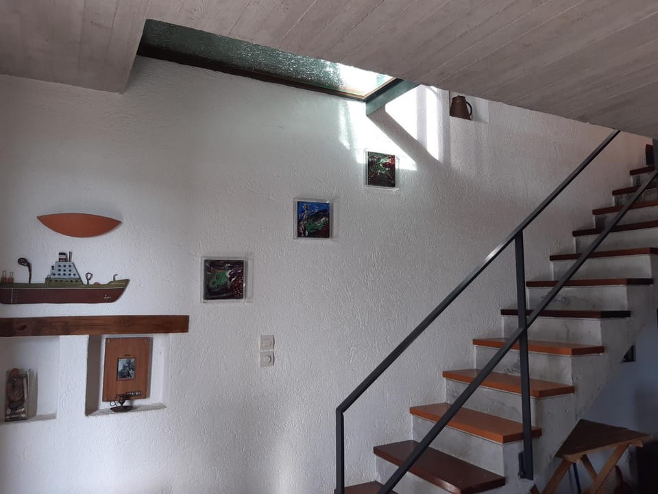 Red Art Maisonette House in Cephalonia