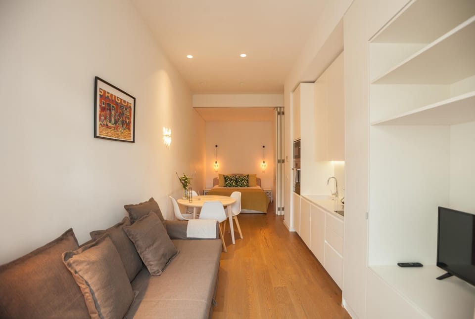 TV and multimedia, Kitchen or kitchenette, Living room, Dining area, Family, heating, internet