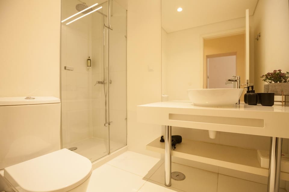 Shower, Toilet, Bathroom, hair dryier, heating, towels