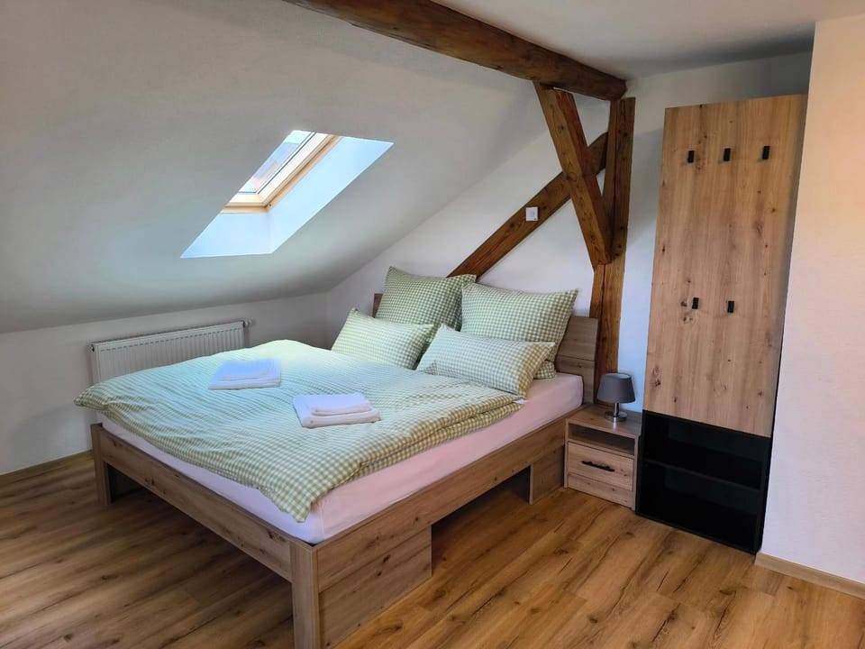 Bed, Photo of the whole room, wardrobe