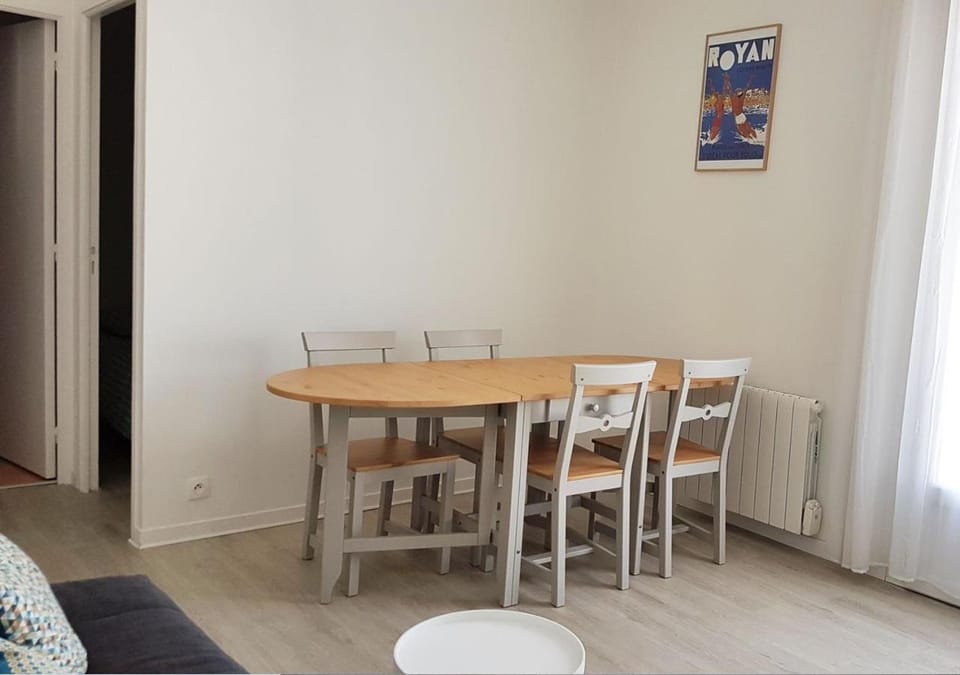 Communal lounge/ TV room, Dining area
