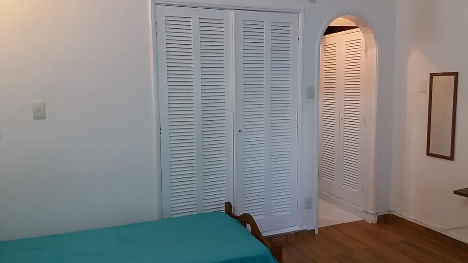 Kitnet Guarujá - Pitangueiras - sem garagem Apartment in State of São Paulo