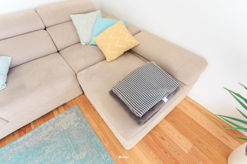 Day, TV and multimedia, Living room, On site
