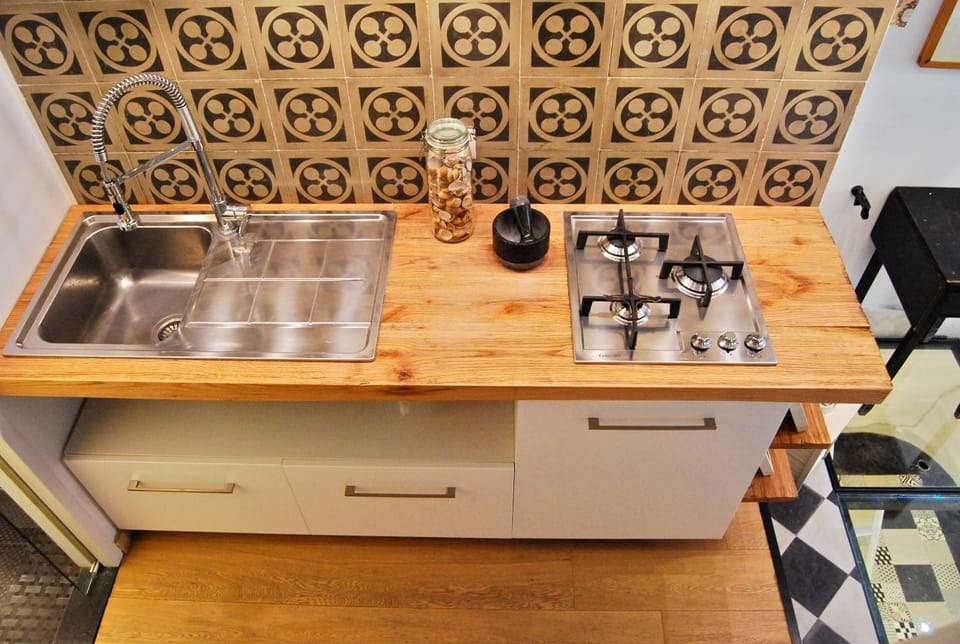Kitchen or kitchenette