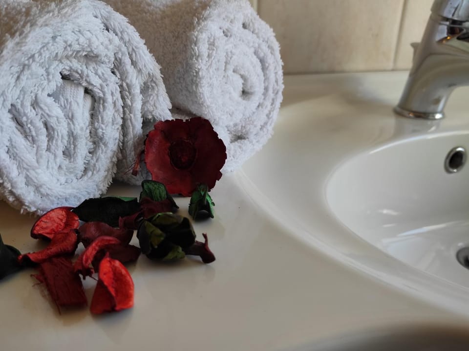 Bathroom, Decorative detail