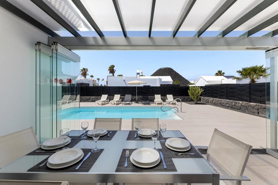 Off site, Balcony/Terrace, Swimming pool