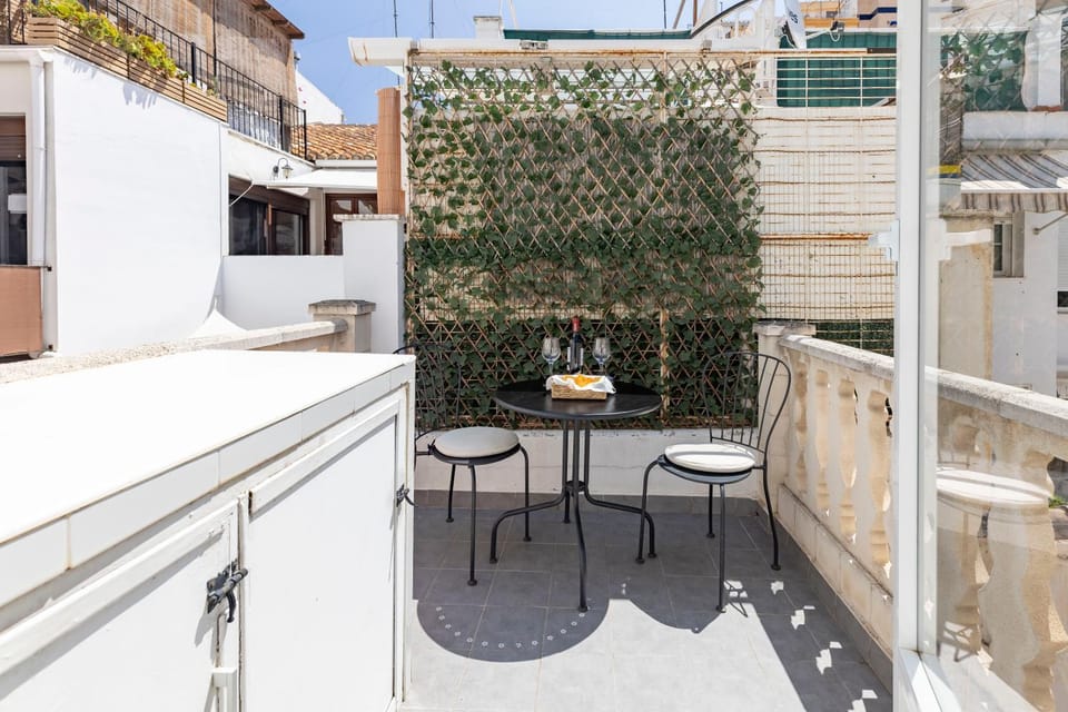 Patio, Day, Balcony/Terrace, Living room