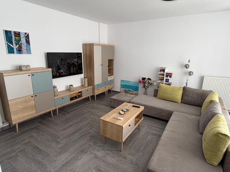 Black Cat Apartments - by The Sea Apartment in Constanța County