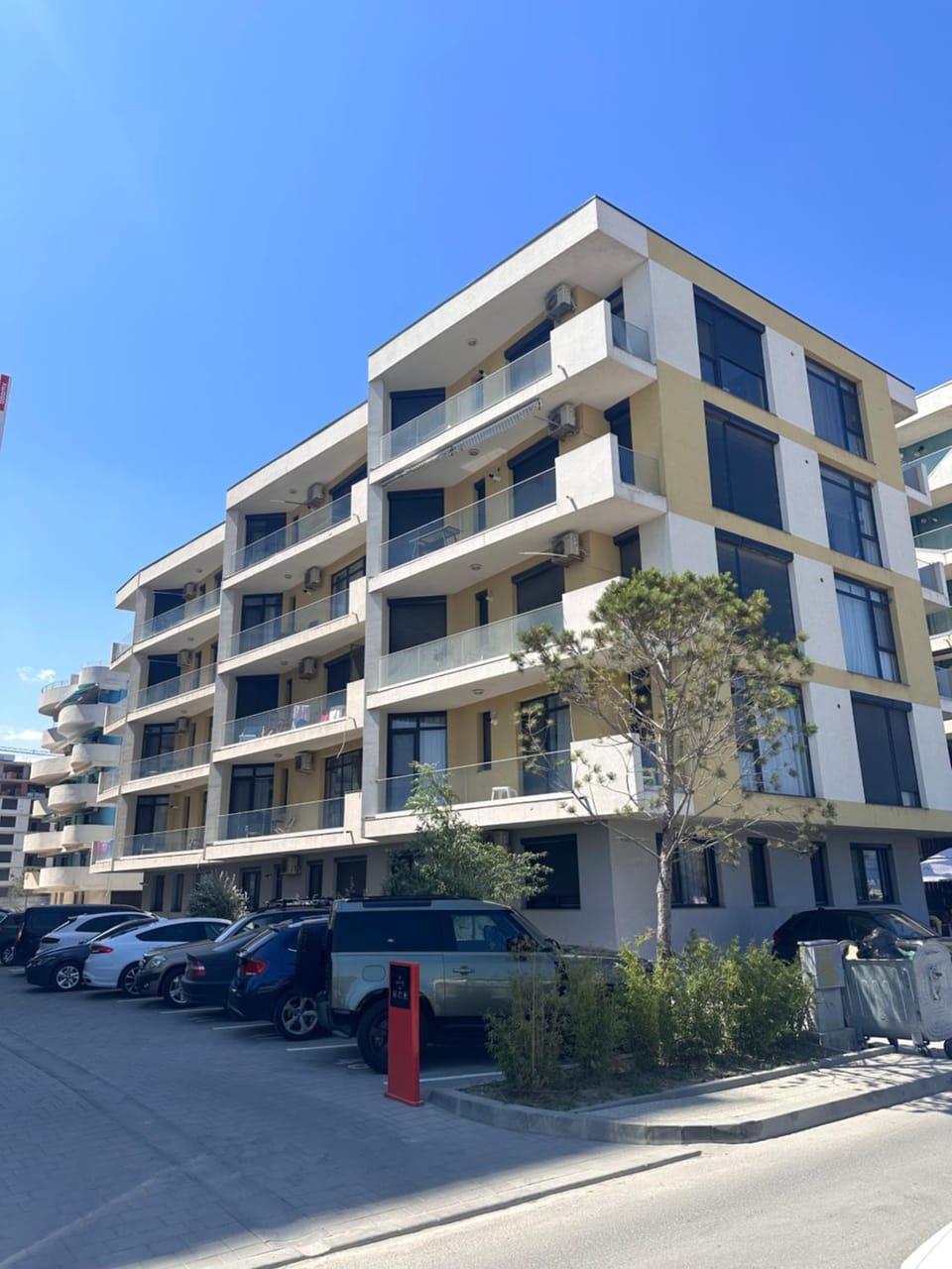 Black Cat Apartments - by The Sea Apartment in Constanța County