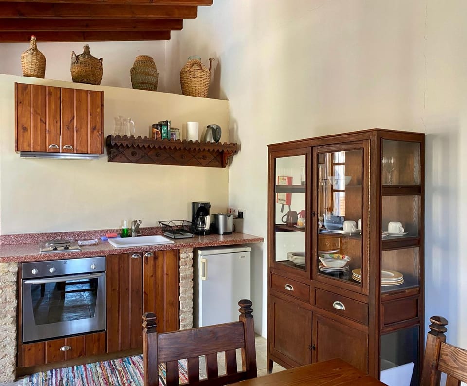 Coffee/tea facilities, Kitchen or kitchenette, kitchen