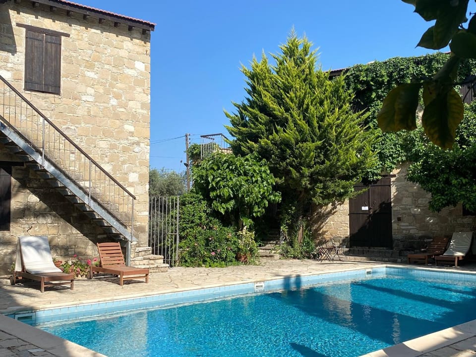 Property building, Garden, Swimming pool, sunbed