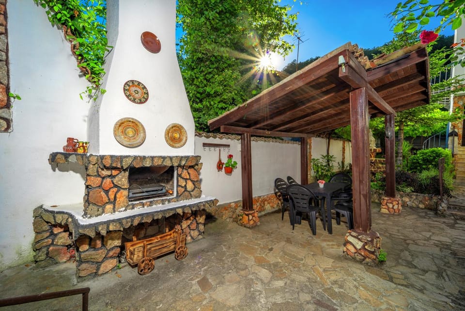 Patio, BBQ facilities