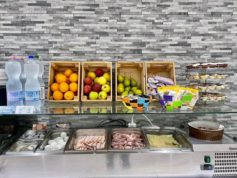 Food and drinks, Food, Buffet breakfast