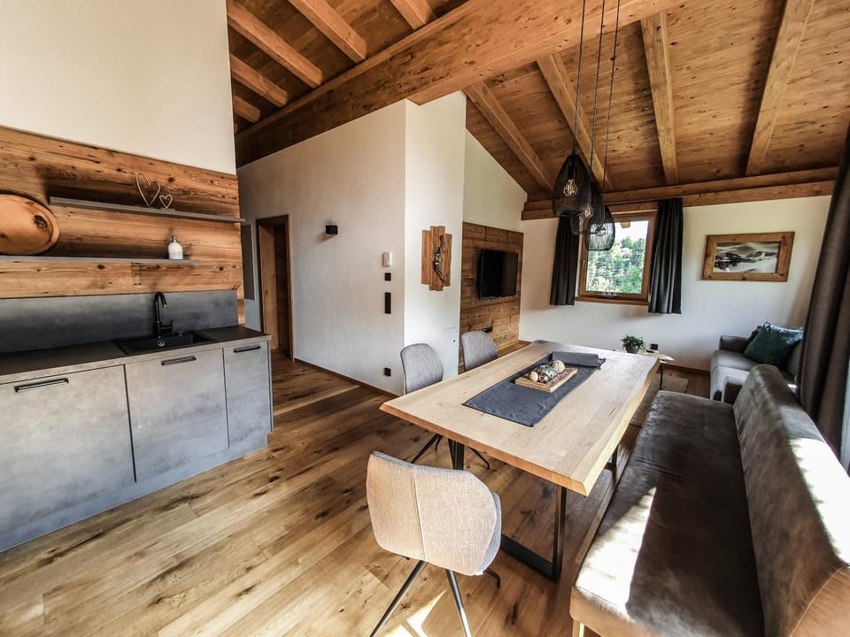 TV and multimedia, Kitchen or kitchenette, Living room, Photo of the whole room, Dining area, kitchen