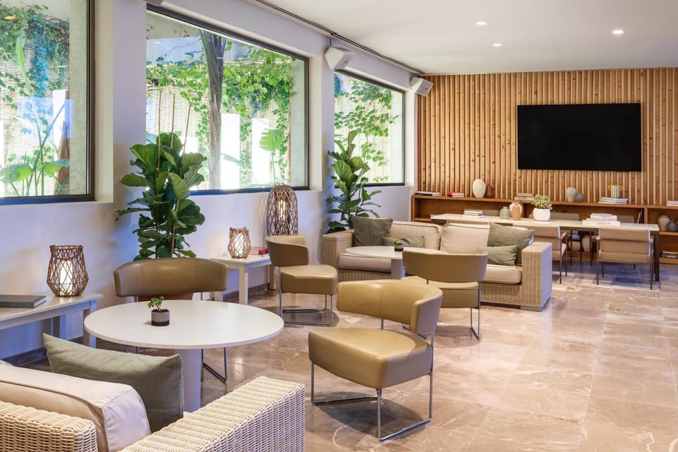Garden, TV and multimedia, View (from property/room), Lobby or reception, Entertainment