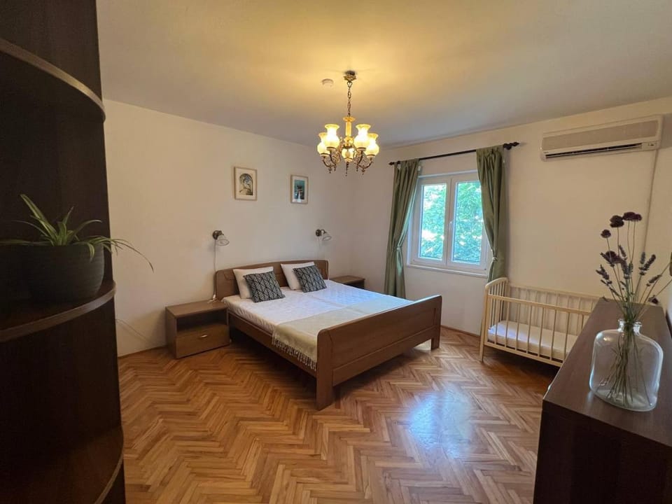 Bed, Photo of the whole room, Bedroom, Garden view, wardrobe