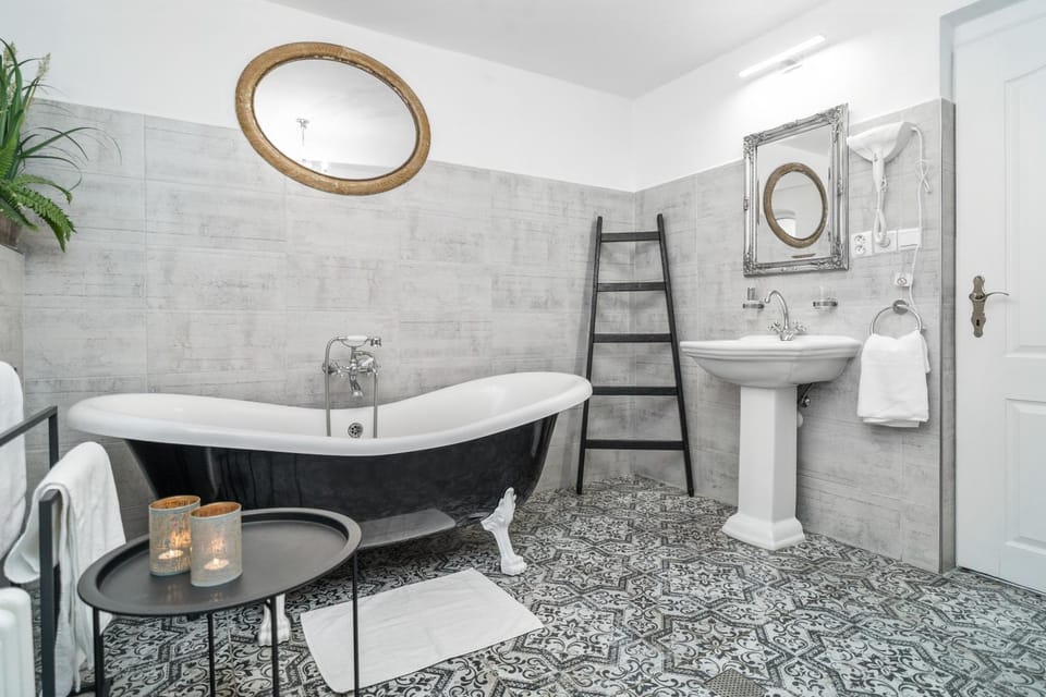 Bathroom, Bath