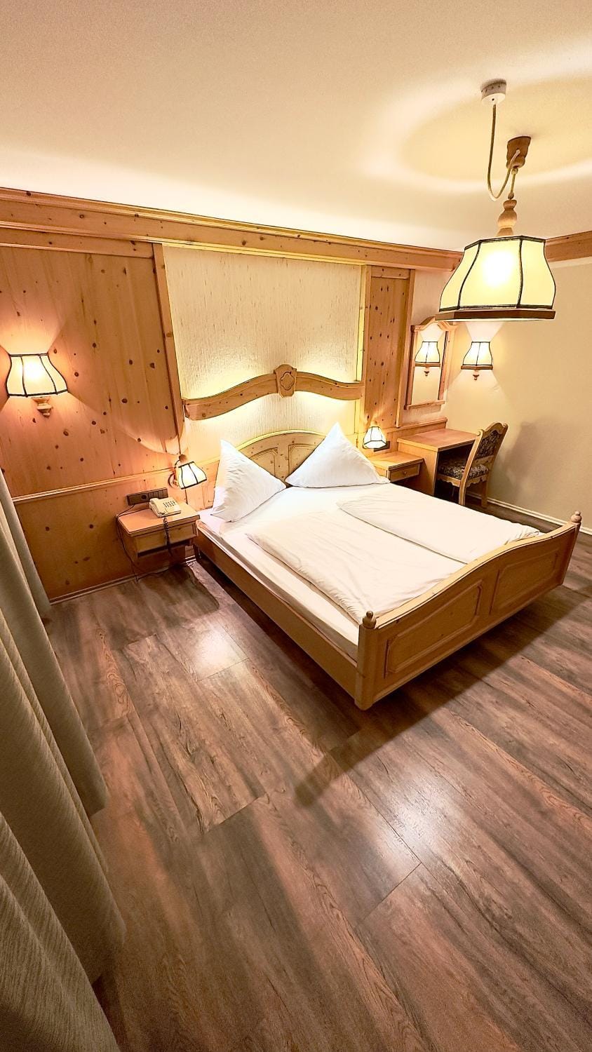 Bed, Photo of the whole room
