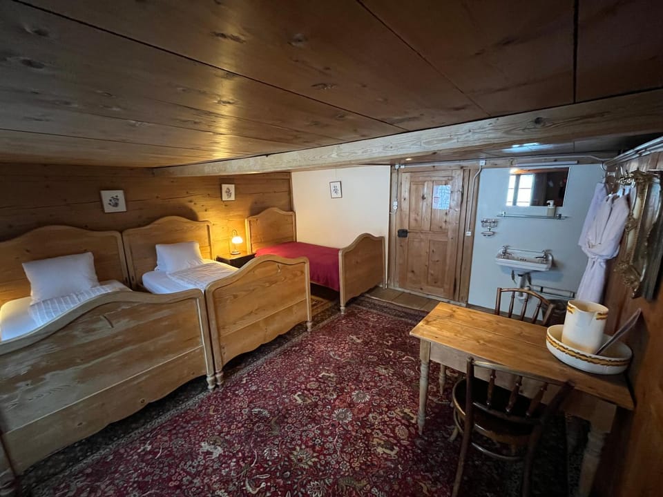 Pension Gimmelwald Bed and Breakfast in Lauterbrunnen