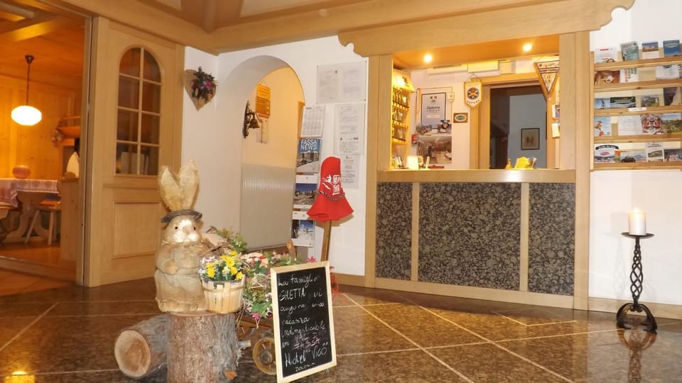 Lobby or reception, Lounge or bar