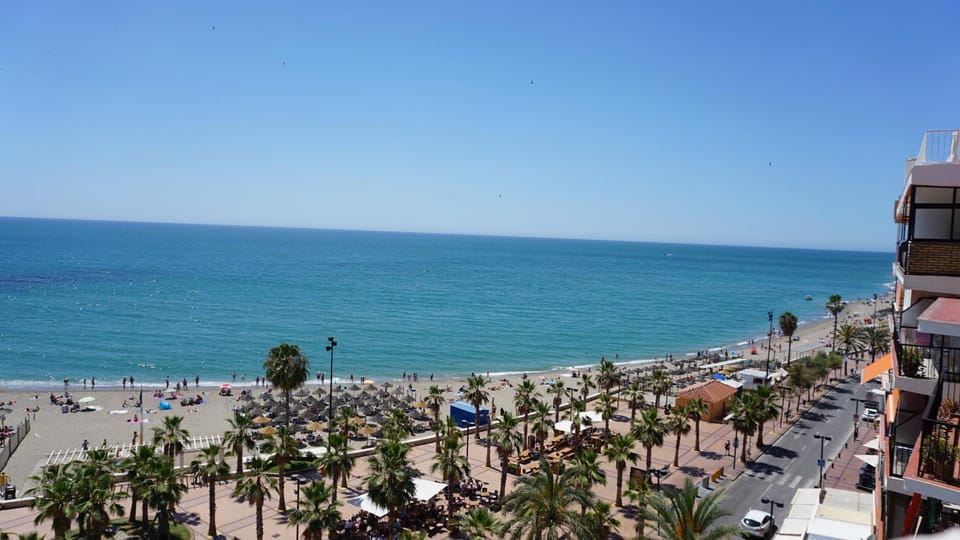 Beachfront apartment in Fuengirola with sea views Apartment in Fuengirola