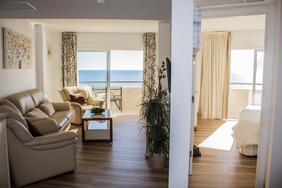 Beachfront apartment in Fuengirola with sea views Apartment in Fuengirola
