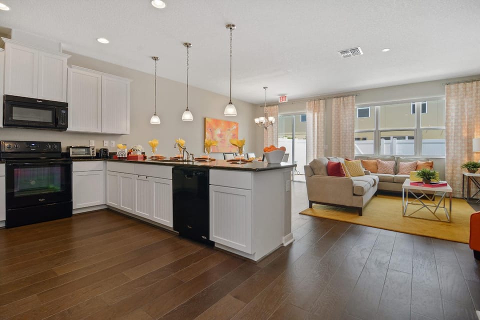 4Bd Sleeps 9 w Jacuzzi Close to Disney @ Compass Bay 5113C House in Osceola County