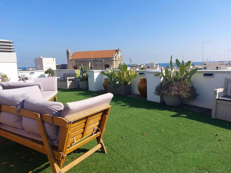 Balcony/Terrace, Garden view