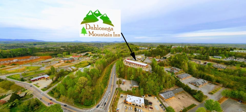 Dahlonega Mountain Inn Hotel in Dahlonega