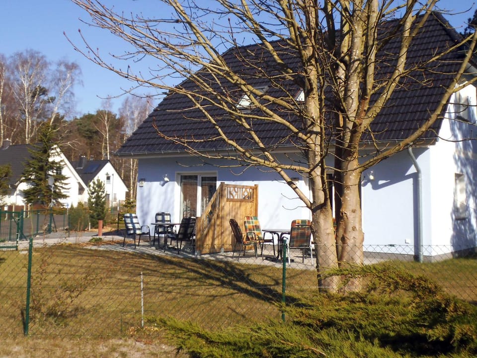 Property building, Balcony/Terrace, Garden view