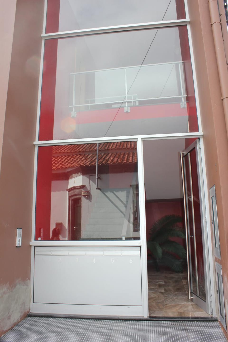 Facade/entrance