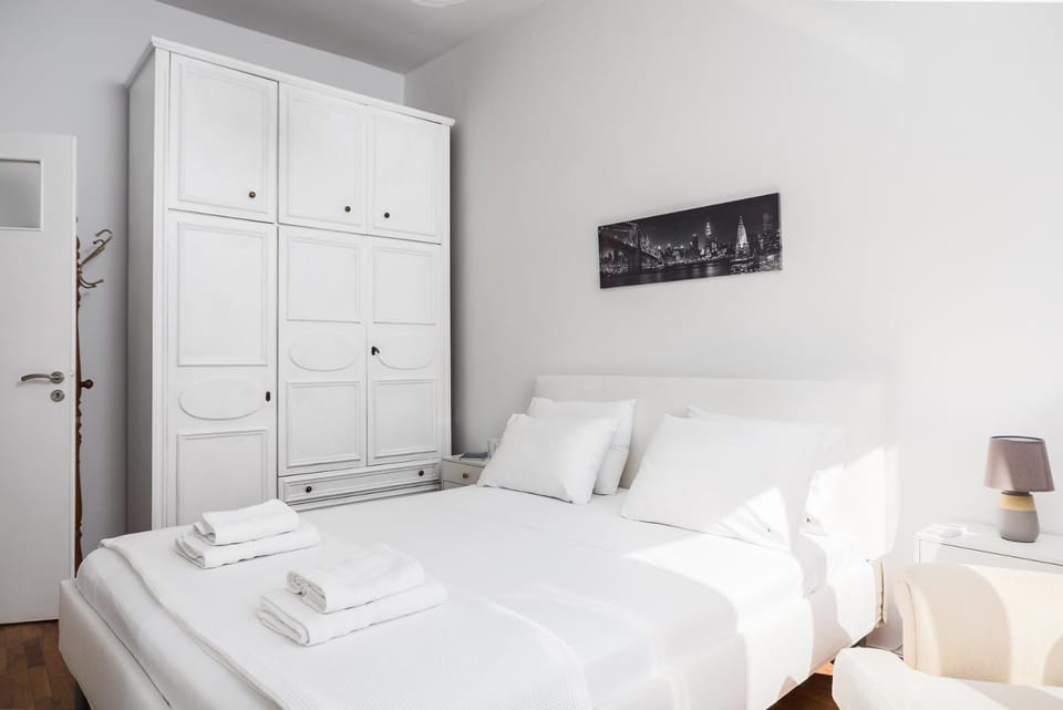 Bed, Photo of the whole room, Bedroom, towels, wardrobe