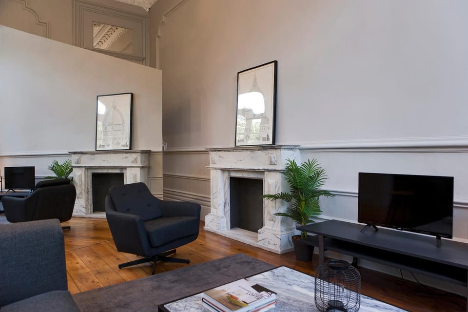 Communal lounge/ TV room