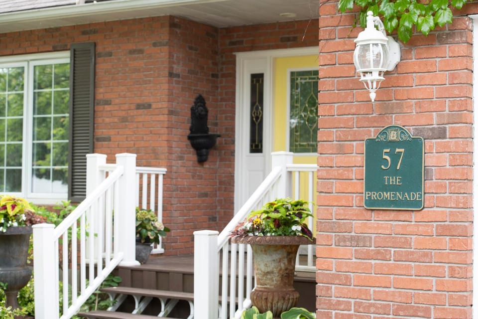 TwiningRetreat Bed and Breakfast in Niagara-on-the-Lake