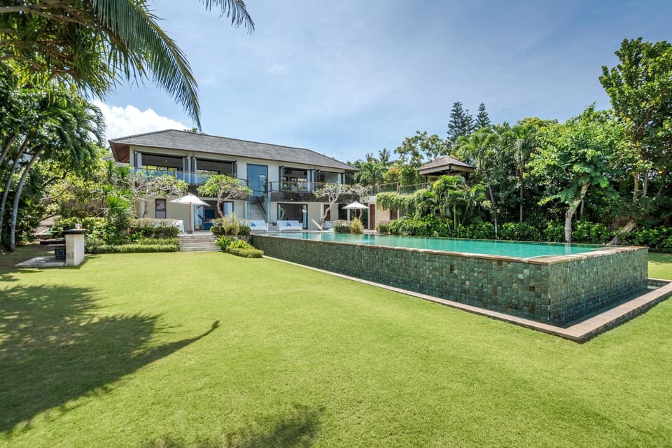 Karang Saujana Hotel in Bali